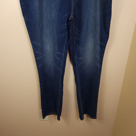 Old Navy Athletic Taper Built-In Flex Dark-Wash Jeans Size 48x34 - Picture 3 of 10